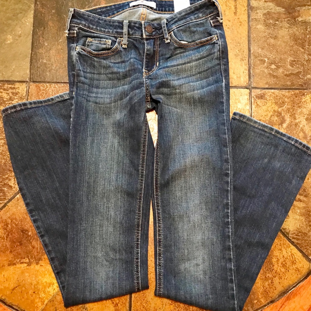 HOLLISTER BOOT CUT JEANS SIZE 00
